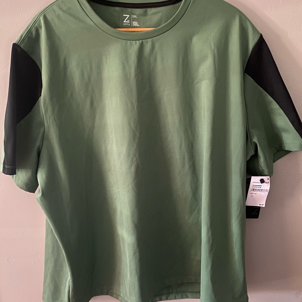 NWT Zella Green and Black Short Sleeve Tee‎ 2XL